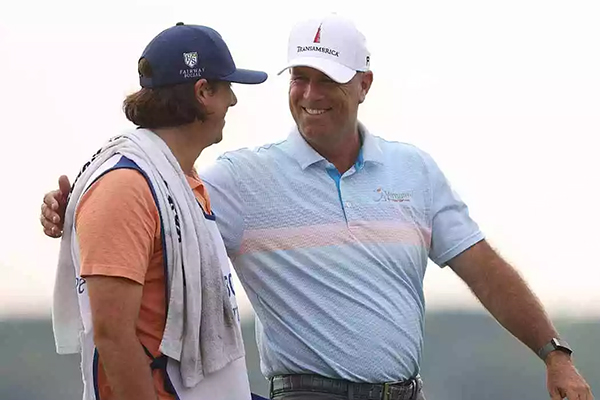 Cheer on the world's best golfers at the RBC Heritage