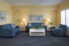 10hilton-head-island-bluewater-resort-6400-building-2-bedroom-living-room