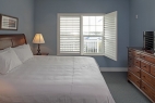 11hilton-head-island-bluewater-resort-6400-building-2-bedroom-master-bedroom-open-window