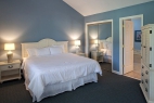 hilton-head-island-carolina-club-resort-2-bedroom-master-bedroom-and-bathroom