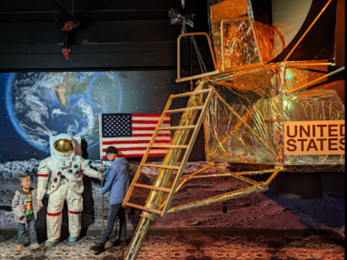 branson-missouri-spinnaker-resorts-beyond-the-lens-museum-exhibit-history-moon-landing-blog